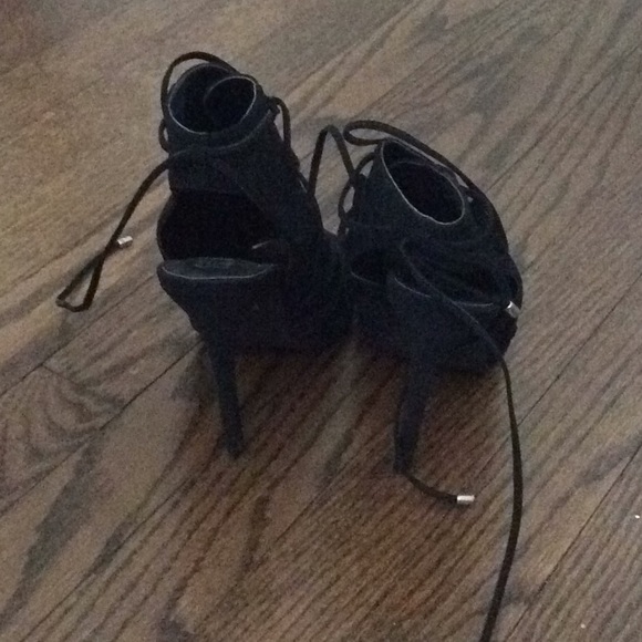 Black bootie heels - Picture 3 of 3